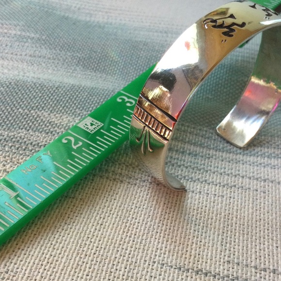 Vintage Native American Sterling Silver Cuff - Dual Dancing Kokopelli’s - Picture 10 of 12